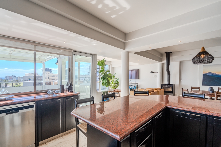 2 Bedroom Property for Sale in Sea Point Western Cape